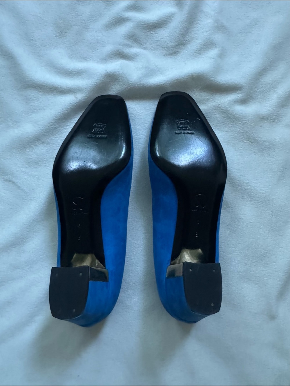 St. John suede heels - Picture 6 of 9